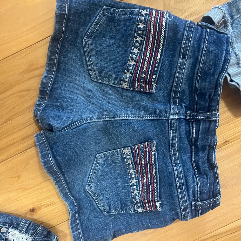 Lot!! Wallflower girls Denim Shorts 3 pair- Dark Blue, Medium Blue, Light Blue - Picture 3 of 9